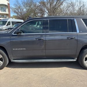 CHEVROLET SUBURBAN LT - 4