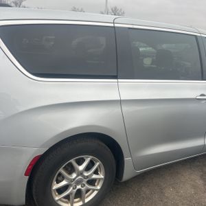 CHRYSLER VOYAGER LX - 9