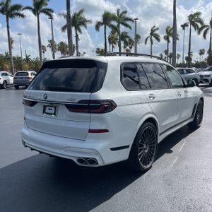 صورة 8 لـ 2024 BMW X7 ALPINA XB7