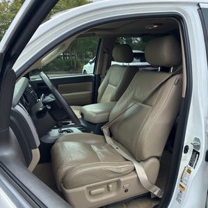 2010 Toyota SEQUOIA SR5 — фото 36