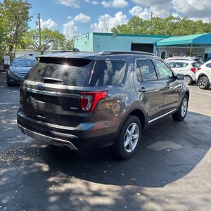 Ford Explorer XLT - 8