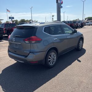 صورة 8 لـ 2017 Nissan ROGUE SV