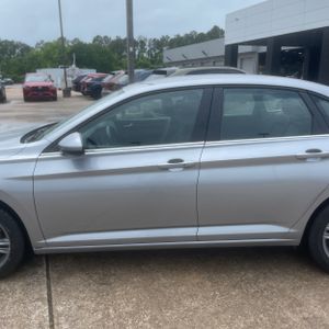 VOLKSWAGEN JETTA SE - 4