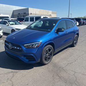 MERCEDES-BENZ GLA - 1