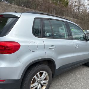 VOLKSWAGEN TIGUAN 2.0T S 4MOTION - 8