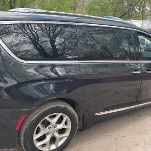 CHRYSLER PACIFICA LIMITED - 9