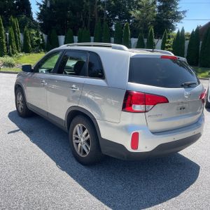 2014 KIA SORENTO LX photo 5