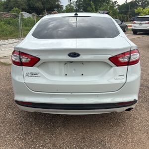 FORD FUSION SE - 7
