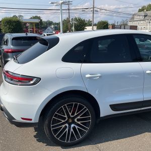 2024 Porsche MACAN S — фото 9