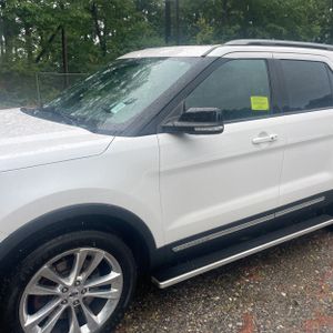 2018 FORD EXPLORER XLT photo 2