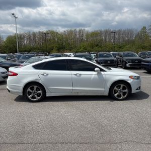 FORD FUSION SE - 10