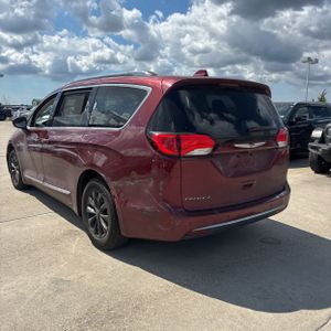 CHRYSLER PACIFICA TOURING L - 5