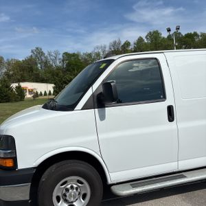 CHEVROLET EXPRESS 2500 - 2