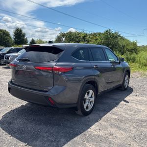 2022 Toyota HIGHLANDER L photo 8