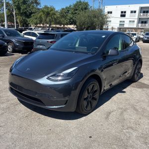 TESLA MODEL Y LONG RANGE - 1
