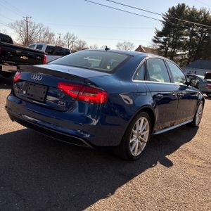 AUDI A4 2.0T PREMIUM - 8