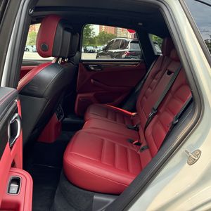 2023 Porsche MACAN GTS — миниатюра 34