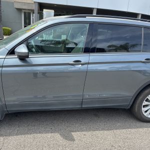 VOLKSWAGEN TIGUAN S - 4