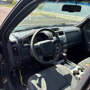 2010 FORD ESCAPE XLT 照片 35