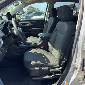 2021 Chevrolet TRAVERSE LS — миниатюра 31