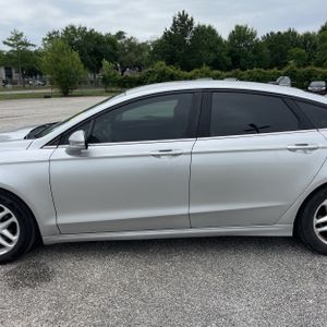 FORD FUSION SE - 4
