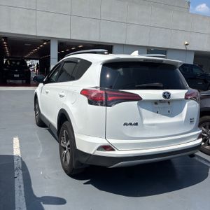 2018 Toyota RAV4 XLE photo 6