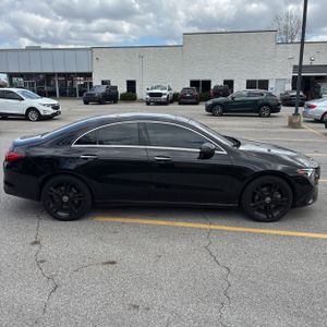 MERCEDES-BENZ CLA - 10