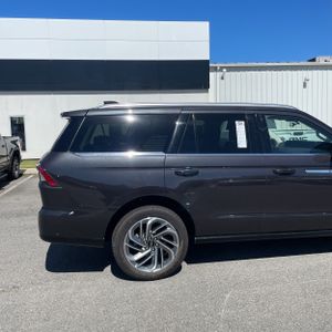 LINCOLN NAVIGATOR RESERVE - 9