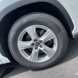 2024 Toyota HIGHLANDER LE 缩略图 20