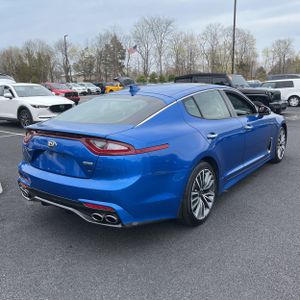 KIA STINGER PREMIUM - 8