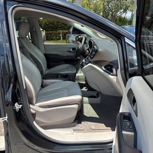 صورة مصغرة 32 لـ 2020 Chrysler VOYAGER LXI