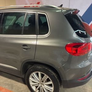 VOLKSWAGEN TIGUAN 2.0T S - 4