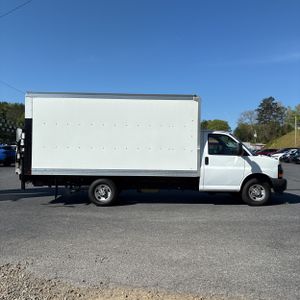 CHEVROLET EXPRESS 3500 - 10