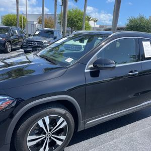 MERCEDES-BENZ GLA - 2