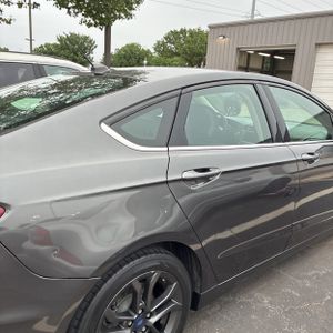 FORD FUSION SE - 7