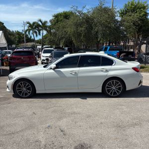 صورة 3 لـ 2019 BMW 3 SERIES 330I