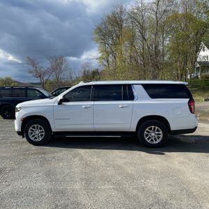 CHEVROLET SUBURBAN LT - 3
