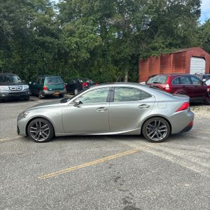 2019 Lexus IS 300 BASE — фото 3