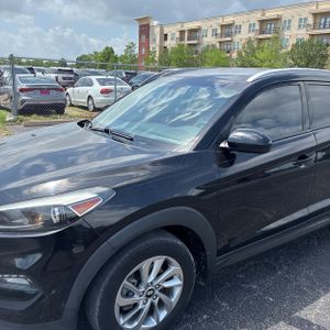 HYUNDAI TUCSON SE - 2