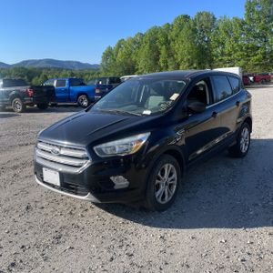 FORD ESCAPE SE - 1