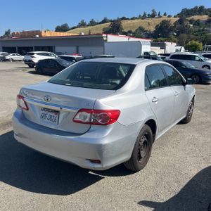 Toyota Corolla LE - 8