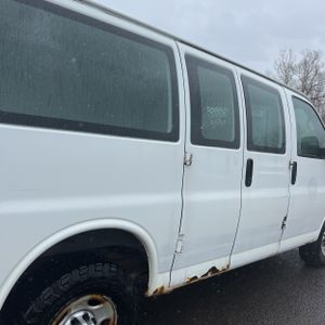 CHEVROLET EXPRESS 2500 - 9