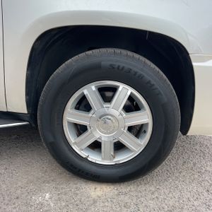 2010 Cadillac ESCALADE BASE — миниатюра 20