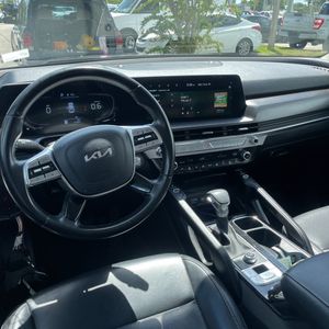 صورة 35 لـ 2024 KIA TELLURIDE S
