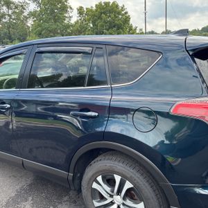 2018 Toyota RAV4 LE 照片 6