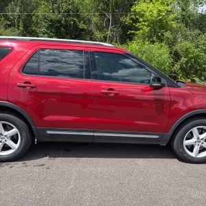 FORD EXPLORER XLT - 10