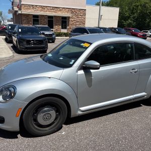 VOLKSWAGEN BEETLE 2.5L ENTRY PZEV - 2