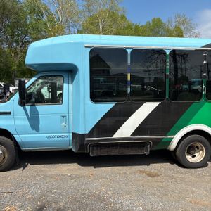 FORD E-450 CUTAWAY - 3