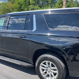 2024 Chevrolet SUBURBAN LT photo 6