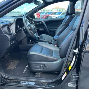 2018 Toyota RAV4 SE — фото 32